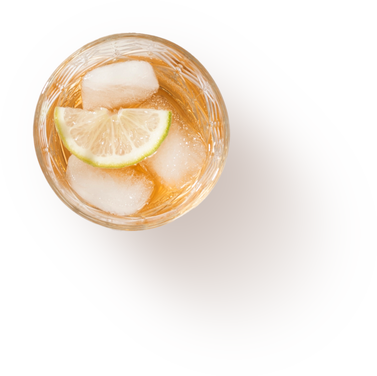 Image d'un coktail avec des glaçons